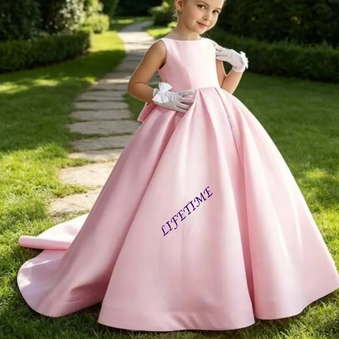 Customized Flower Girl Dresses for Wedding Kids Spaghetti Strap Open Back Princess Pageant Dress with Satin Bow Party Ball Gown
Customized Flower Girl Dresses for Wedding Kids Spaghetti Strap Open Back Princess Pageant Dress with Satin Bow Party Ball Gown
