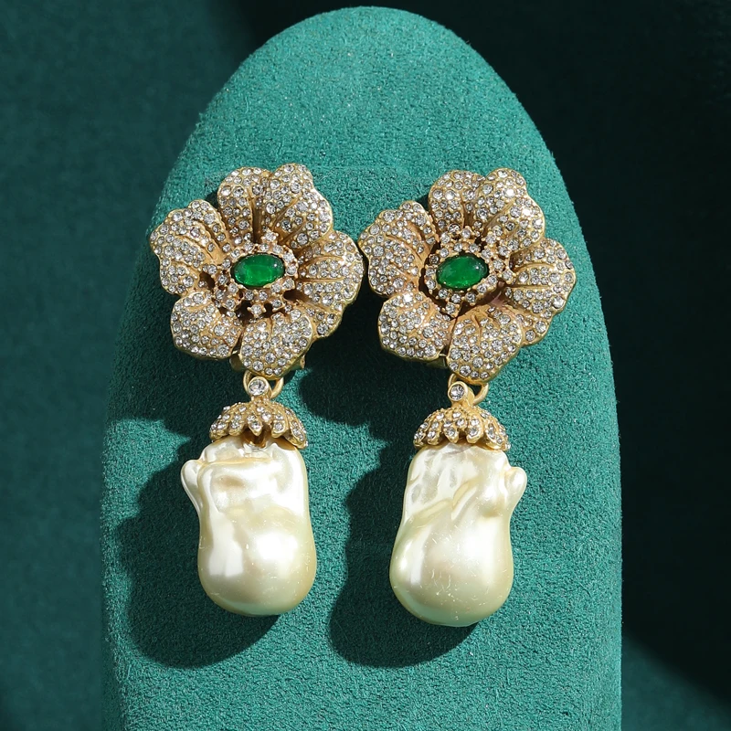 Vintage Pearl Flower Drop Earrings for Woman Rhinestone Gold Color Green Natural Stone Retro Design Party High Accessories
Vintage Pearl Flower Drop Earrings for Woman Rhinestone Gold Color Green Natural Stone Retro Design Party High Accessories