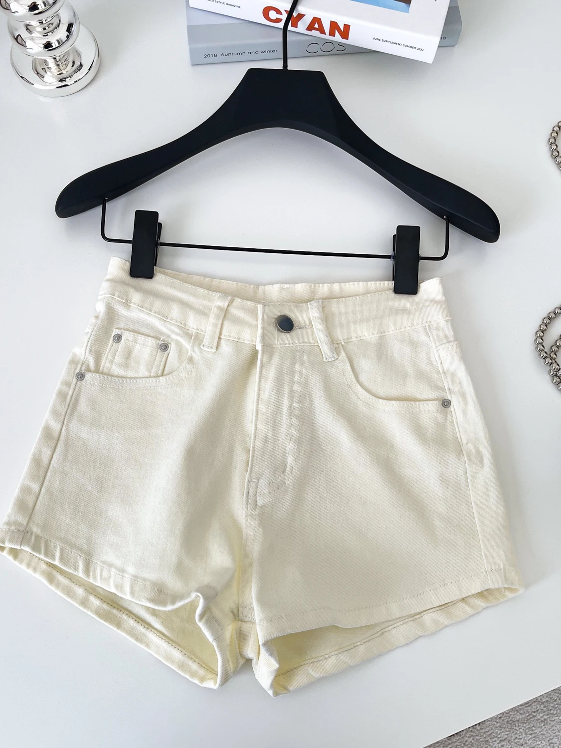 High Waist Wide Leg Jeans orts Women's Summer Casual Slimming Versatile Loose Fit Hot Pants Beige Denim ort Length
High Waist Wide Leg Jeans orts Women's Summer Casual Slimming Versatile Loose Fit Hot Pants Beige Denim ort Length