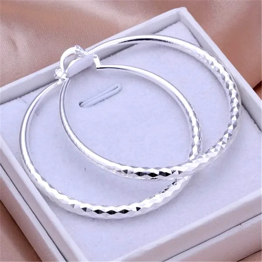 Charms 3CM circle hoop Earrings for Women fashion Pretty wedding party Jewelry Holiday gifts
Charms 3CM circle hoop Earrings for Women fashion Pretty wedding party Jewelry Holiday gifts