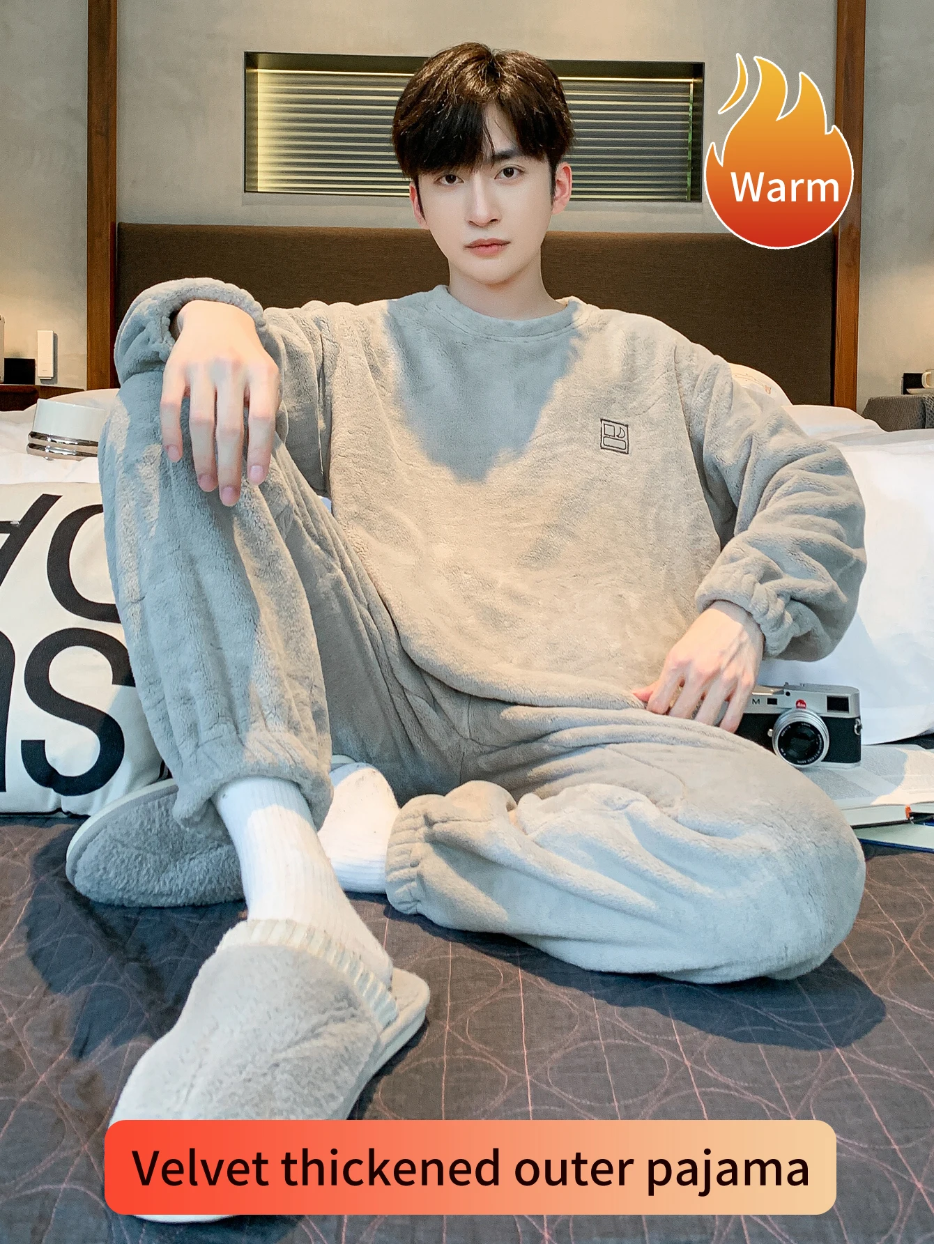 Men's sleepwear with flannel and thickened warm coral fleece for autumn and winter 2025 new home suit set can be worn externally
Men's sleepwear with flannel and thickened warm coral fleece for autumn and winter 2025 new home suit set can be worn externally