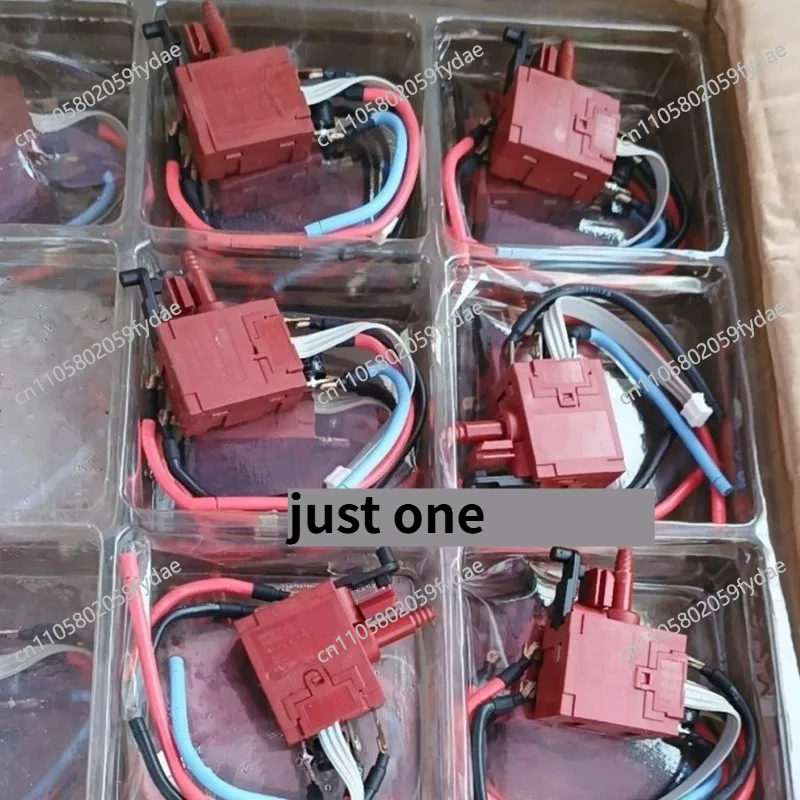 Переключатель скорости для старых электродрелей (без колпачка) CGP-1120F 18В 20.1А
Переключатель скорости для старых электродрелей (без колпачка) CGP-1120F 18В 20.1А