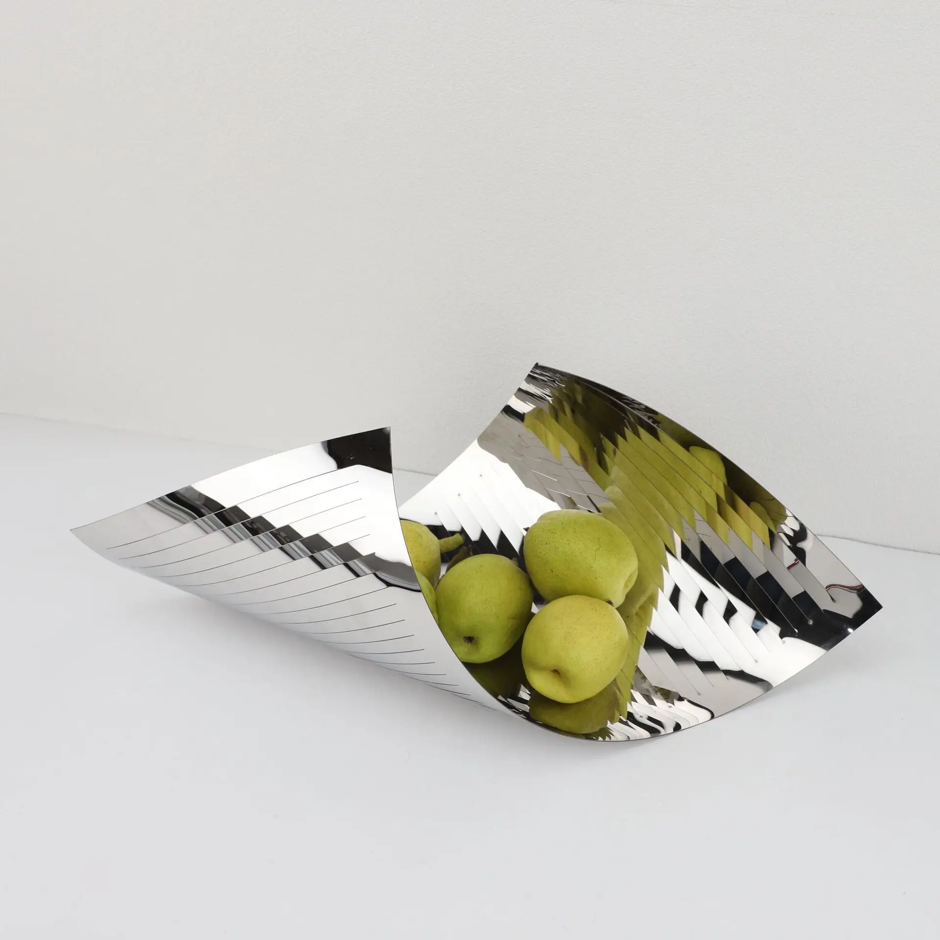 Creative Shaped Geometric Metal Curled Edge Tray, Fruit Tray, Stainless Steel Tableware, Living Room Dining Table Decoration
Creative Shaped Geometric Metal Curled Edge Tray, Fruit Tray, Stainless Steel Tableware, Living Room Dining Table Decoration