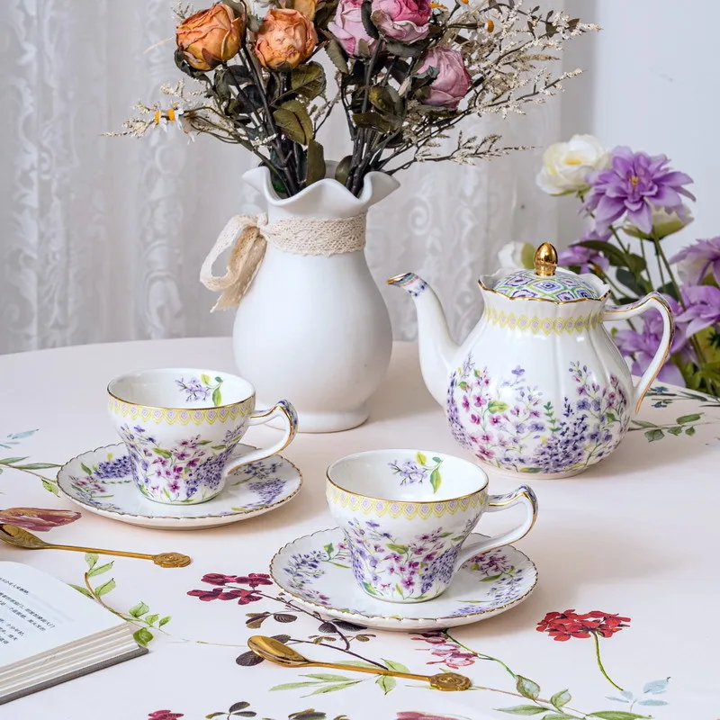 French Country Style Ceramic Teapot Coffee Cup and Saucer Set Luxury Gold Set Afternoon Tea Herbal Tea
French Country Style Ceramic Teapot Coffee Cup and Saucer Set Luxury Gold Set Afternoon Tea Herbal Tea