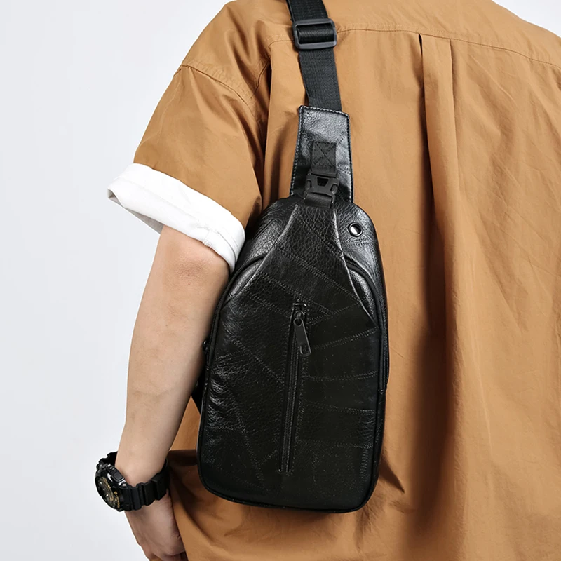 Men's backpack made of lightweight PU material, with a single shoulder strap for easy carrying, suitable for business trips.
Men's backpack made of lightweight PU material, with a single shoulder strap for easy carrying, suitable for business trips.