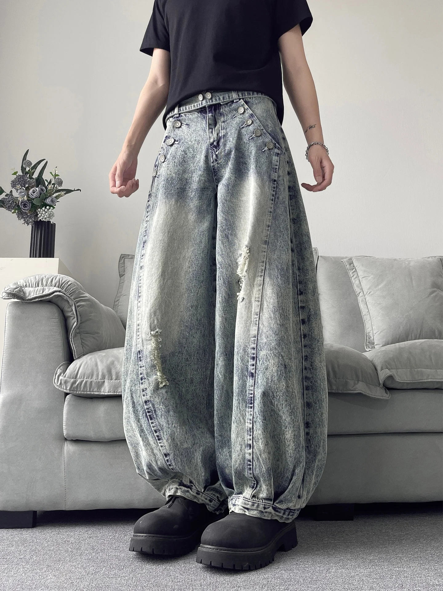 Retro American Men's Wide Leg Lantern Pants High Street Faded Washed Design Sense Button Knife Jeans Casual Loose Straight
Retro American Men's Wide Leg Lantern Pants High Street Faded Washed Design Sense Button Knife Jeans Casual Loose Straight
