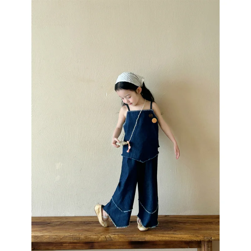 2025Summer New Girls' Fashionable Denim Suit Children's Denim Camisole Frayed Flared Pants Two-Piece Set
2025Summer New Girls' Fashionable Denim Suit Children's Denim Camisole Frayed Flared Pants Two-Piece Set