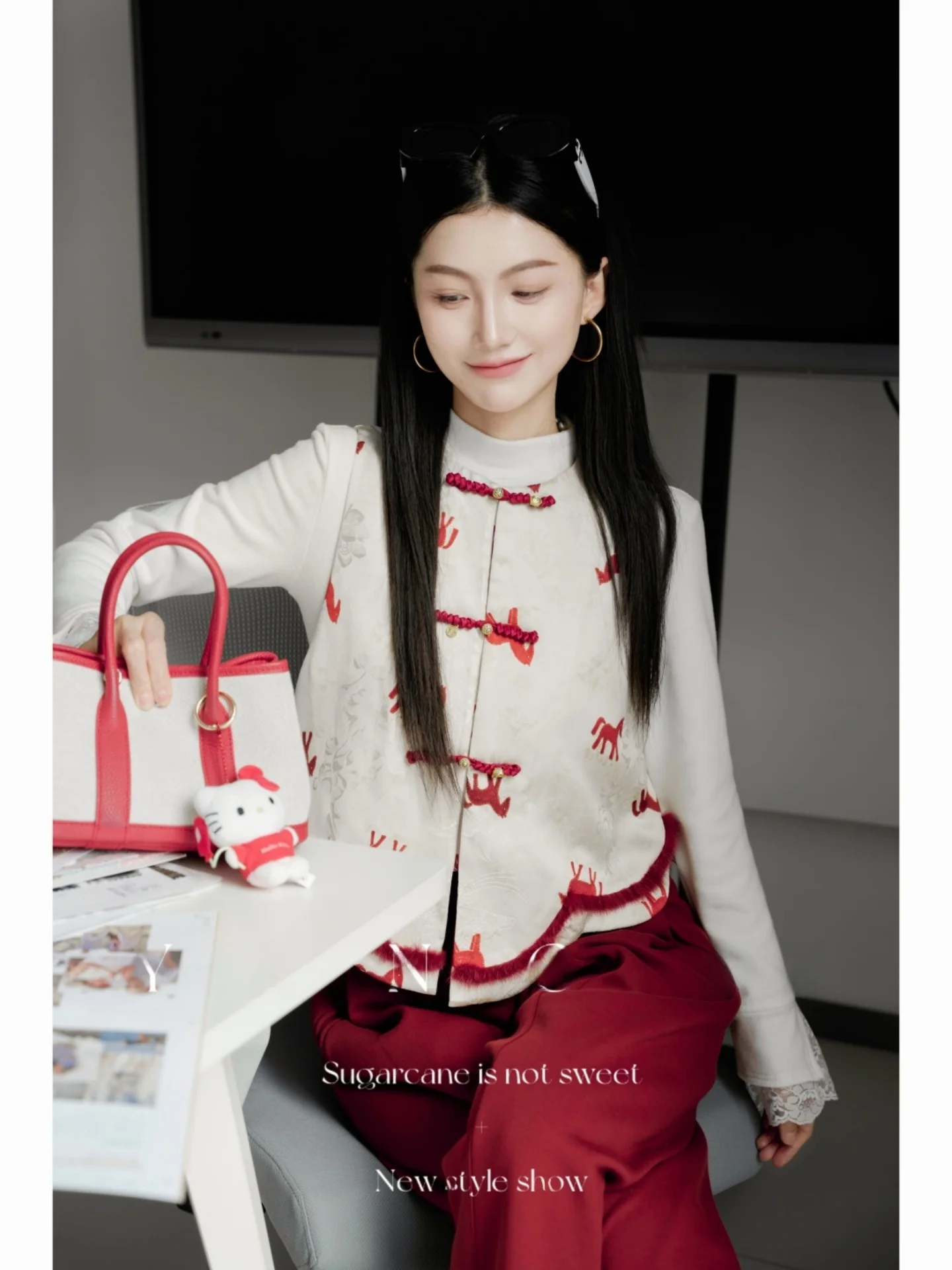 Yang GZ New Chinese Style round Neck Pattern Embroidery Women's Jacket Outerwear Loose Fit Comfortable Viscose Fiber
Yang GZ New Chinese Style round Neck Pattern Embroidery Women's Jacket Outerwear Loose Fit Comfortable Viscose Fiber