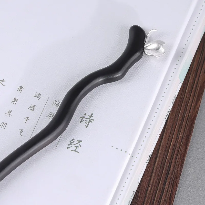 Шпилька для волос из стерлингового серебра 925 пробы с магнолией и черным деревом, современная палочка для волос в китайском стиле для женщин, повседневная элегантная прическа, подарок
Шпилька для волос из стерлингового серебра 925 пробы с магнолией и черным деревом, современная палочка для волос в китайском стиле для женщин, повседневная элегантная прическа, подарок