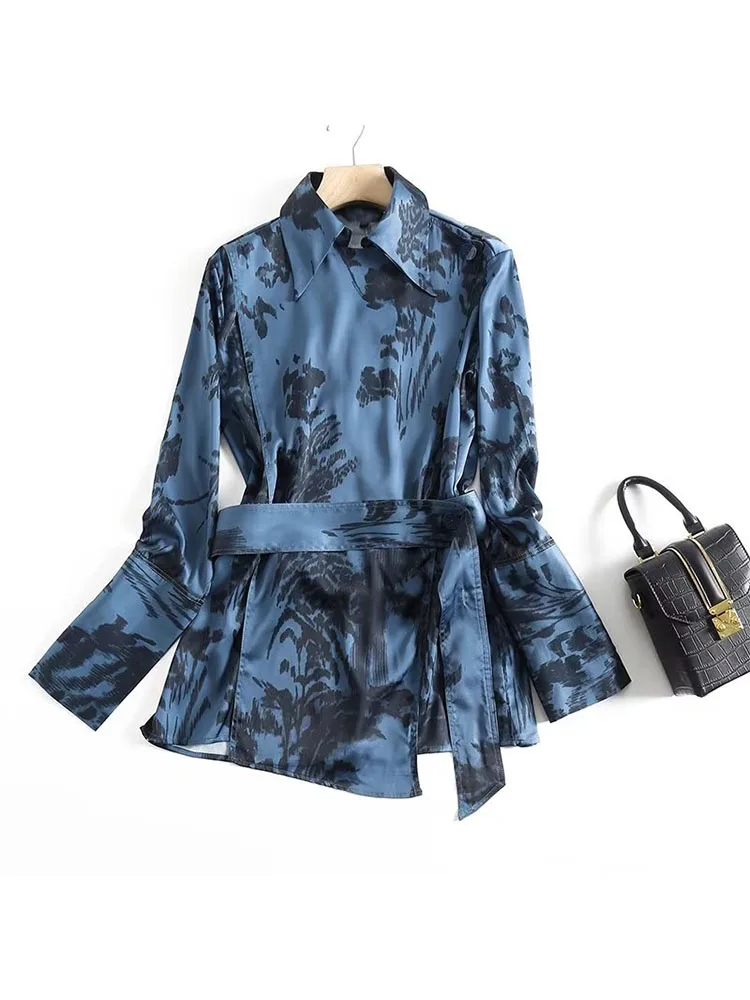 Women 2023 New Fashion With Belt Print Waist retraction Slim Blouses Vintage Long Sleeve Button-up Female Shirts Chic Tops
Women 2023 New Fashion With Belt Print Waist retraction Slim Blouses Vintage Long Sleeve Button-up Female Shirts Chic Tops