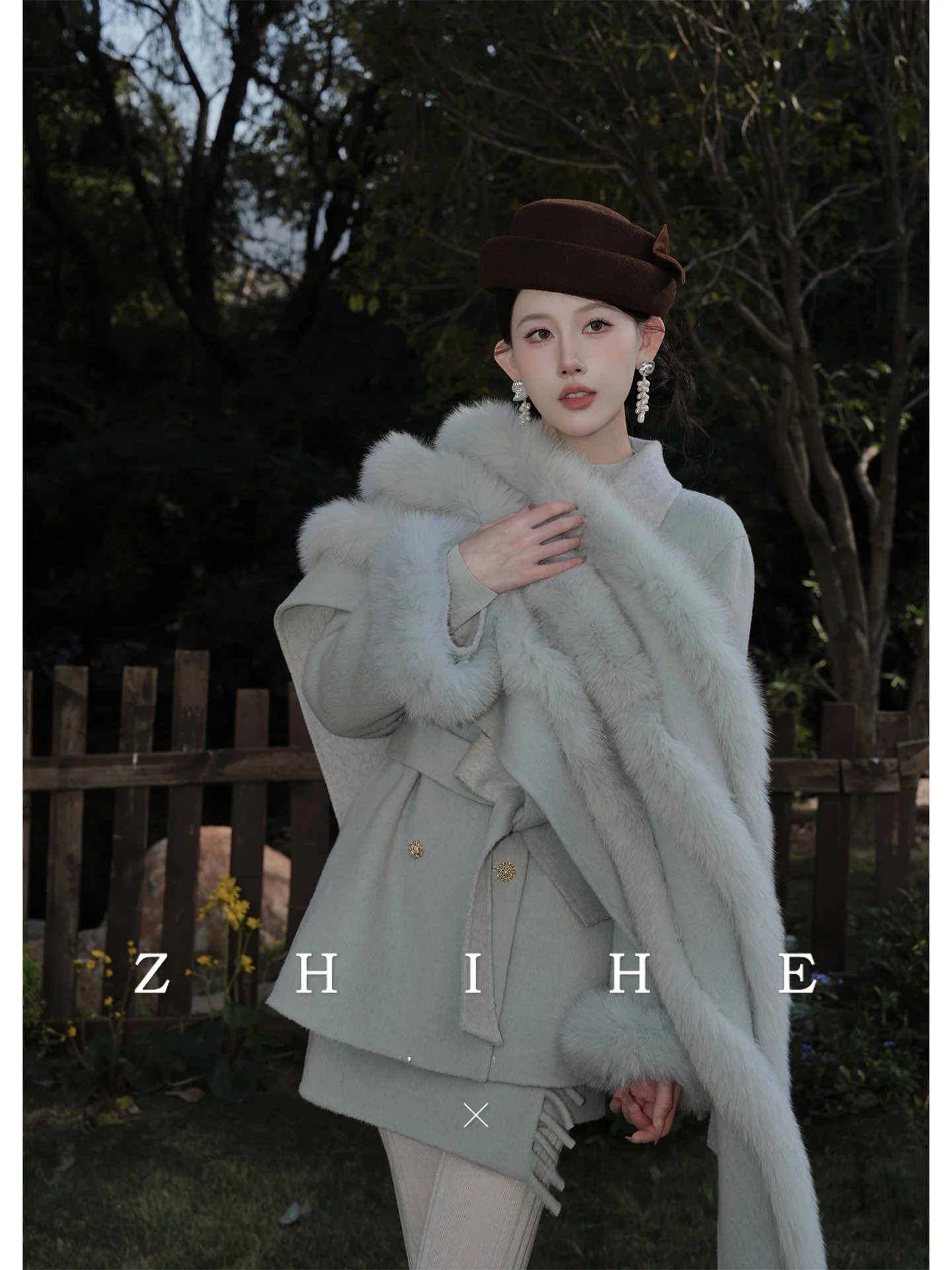 Двусторонний шерстяной комплект из пальто и юбки с мехом от Wuyan Hel в китайском стиле для женщин, зимняя коллекция 2025
Двусторонний шерстяной комплект из пальто и юбки с мехом от Wuyan Hel в китайском стиле для женщин, зимняя коллекция 2025