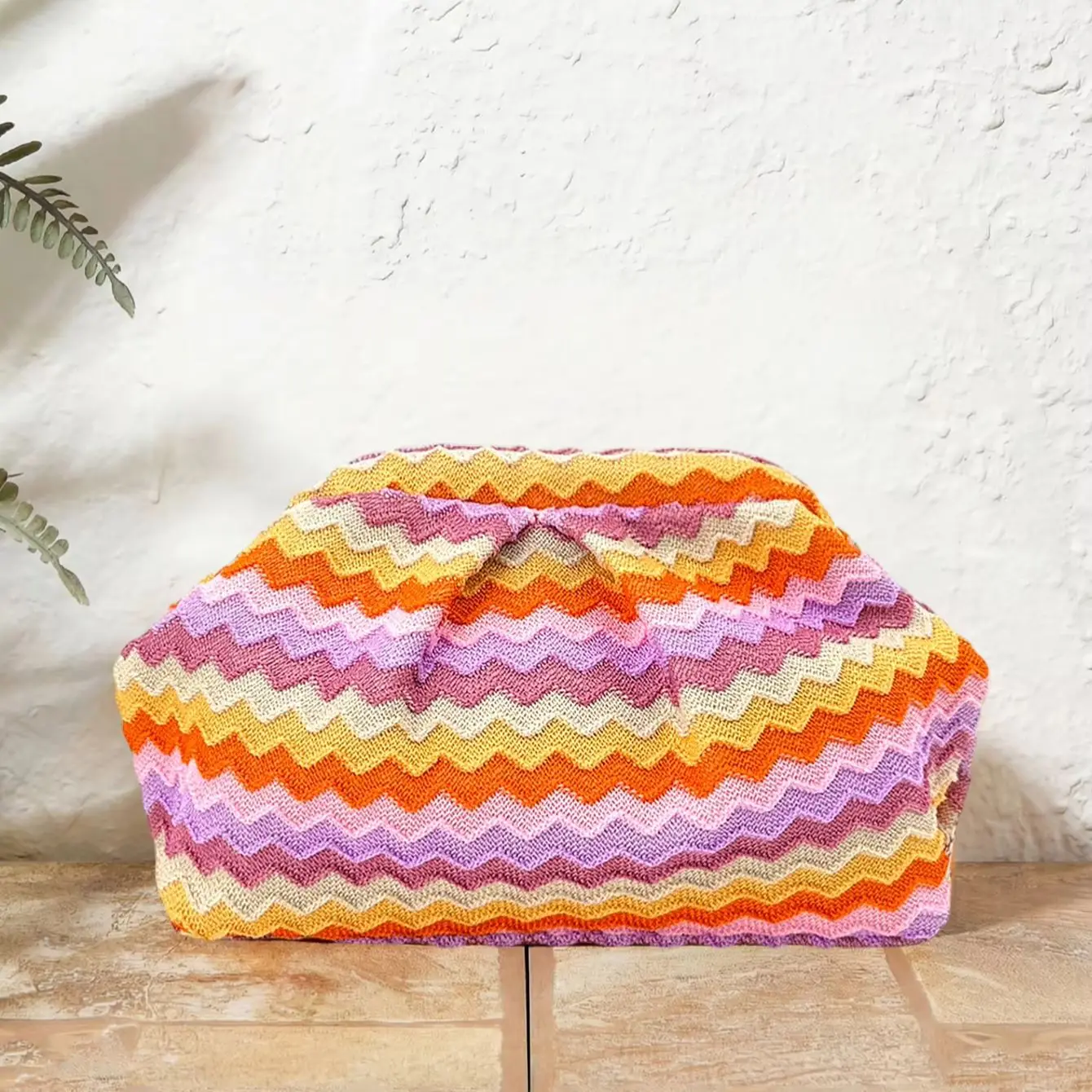 Colorful Wave-Patterned Knitted Clutch Bag, European and American Style Rainbow Striped Cloud Bag, Versatile Holiday Beach Evening Bag, Women's Niche Design Pleated Clutch Bag (Pattern Random)
Colorful Wave-Patterned Knitted Clutch Bag, European and American Style Rainbow Striped Cloud Bag, Versatile Holiday Beach Evening Bag, Women's Niche Design Pleated Clutch Bag (Pattern Random)