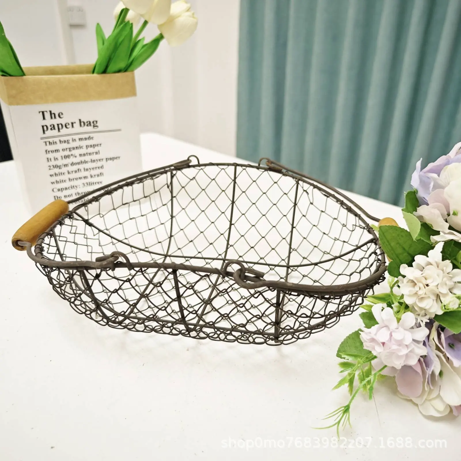 Metal Wire Bird's Basket Portable Metal Mesh Basket with Wooden Handles Kitchen Decor Ventilated Design for Pantry
Metal Wire Bird's Basket Portable Metal Mesh Basket with Wooden Handles Kitchen Decor Ventilated Design for Pantry