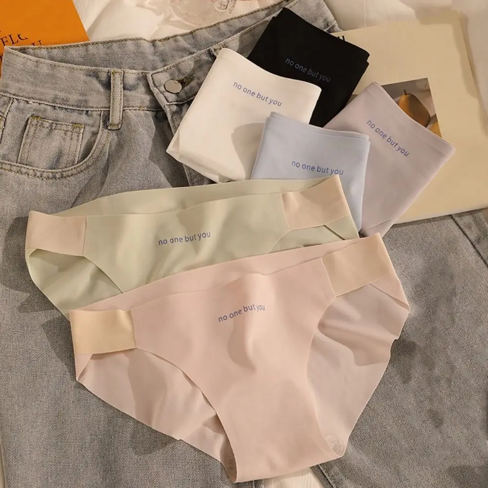 3Pcs Fashion Letter Ice Silk Panties Cotton Crotch Thin Seamless Briefs Mid Waist Underpants Underwear for Women Gifts
3Pcs Fashion Letter Ice Silk Panties Cotton Crotch Thin Seamless Briefs Mid Waist Underpants Underwear for Women Gifts
