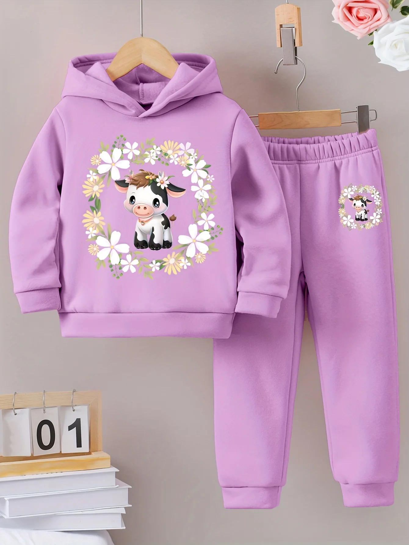 2sets Fashion exquisite girls Fall/Winter pattern printed with fleece warm lined hoodie and tracksuit pants
2sets Fashion exquisite girls Fall/Winter pattern printed with fleece warm lined hoodie and tracksuit pants
