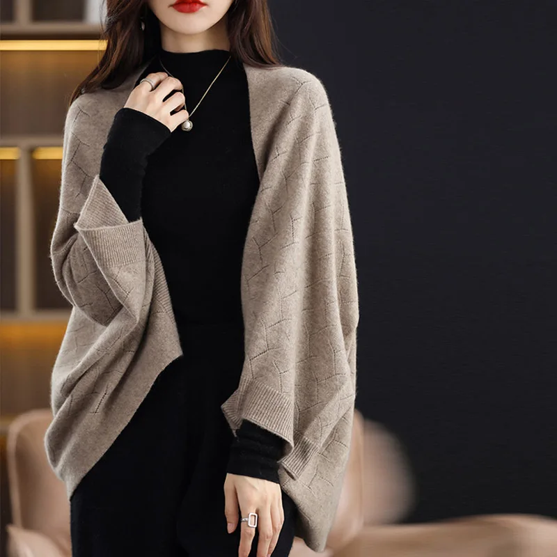100% Merino Wool Loose Poncho Cardigan Sweater Elegant Casual Fashion Shawls Soft Warm Wollen Hollow Out Cloak Jacket Cape Girl
100% Merino Wool Loose Poncho Cardigan Sweater Elegant Casual Fashion Shawls Soft Warm Wollen Hollow Out Cloak Jacket Cape Girl