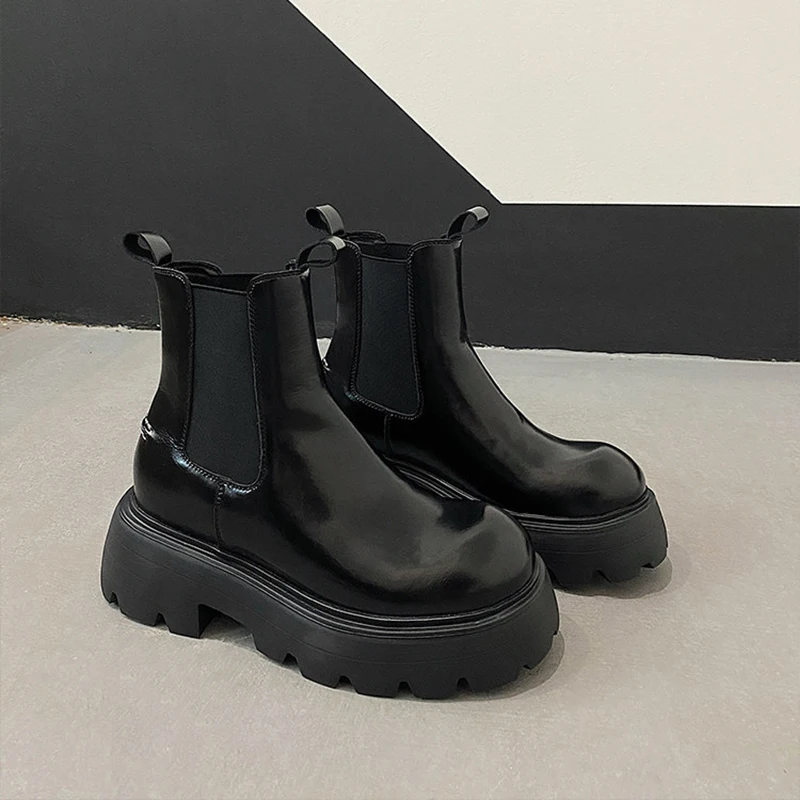 10cm invisible height increasing Chelsea boots for men thick soled short boots with British style high top chimney boots
10cm invisible height increasing Chelsea boots for men thick soled short boots with British style high top chimney boots