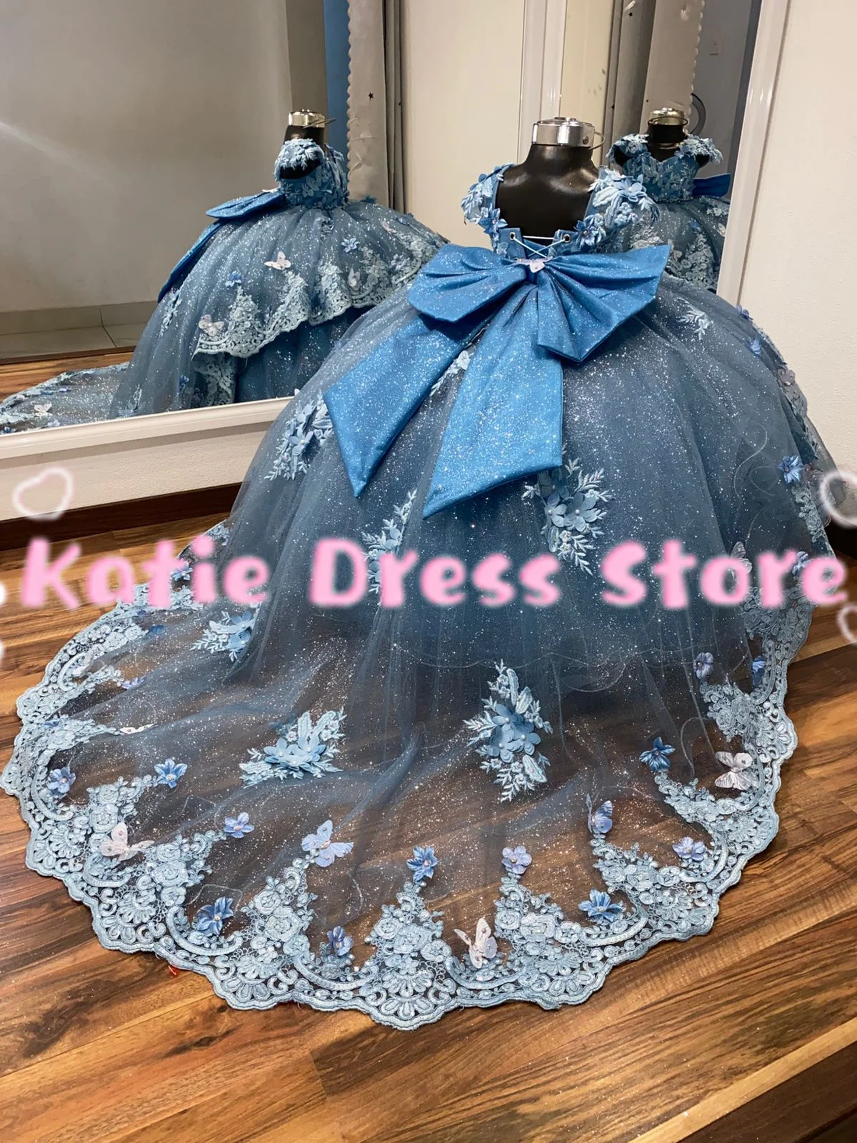 Customized Elegant Flower Girl Dress For Wedding Puffy Lace Applique With Bow Kids Birthday Party First Communion Ball Gowns
Customized Elegant Flower Girl Dress For Wedding Puffy Lace Applique With Bow Kids Birthday Party First Communion Ball Gowns
