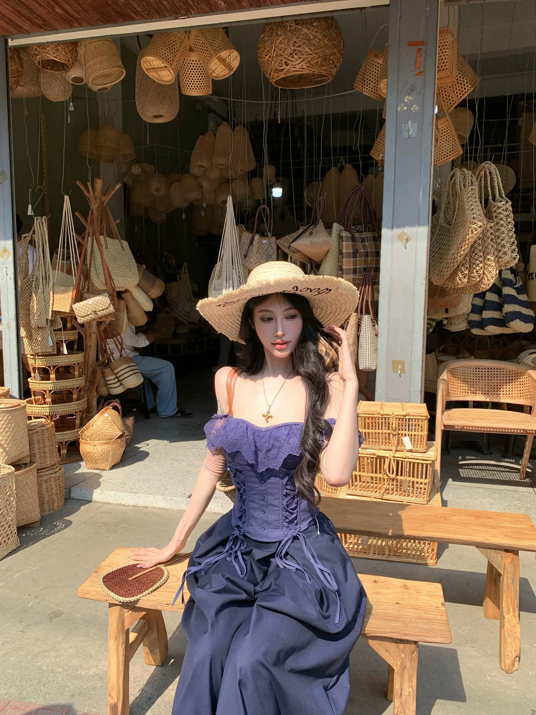 Spicy Girl Style Lace Patchwork Strap Vest Women's Summer New Design Fishbone Bralette Top Fashionable Sleeveless Crop Top
Spicy Girl Style Lace Patchwork Strap Vest Women's Summer New Design Fishbone Bralette Top Fashionable Sleeveless Crop Top