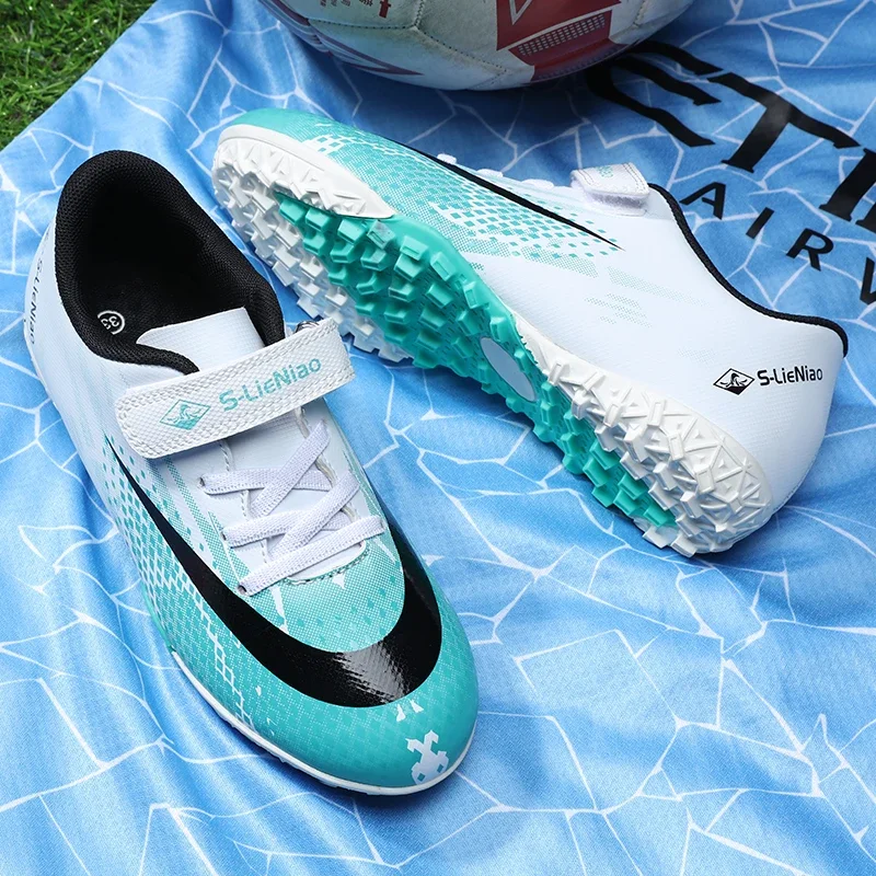 Children soccer shoes light and fashionable Chinese style boys' sports shoes girls' casual and breathable children sports shoes
Children soccer shoes light and fashionable Chinese style boys' sports shoes girls' casual and breathable children sports shoes