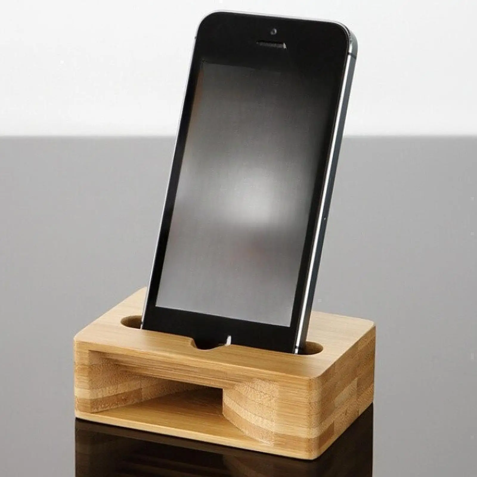 Phone Holder Wood Ornament Desktop Smartphone Stand for Home Office Bedroom
Phone Holder Wood Ornament Desktop Smartphone Stand for Home Office Bedroom