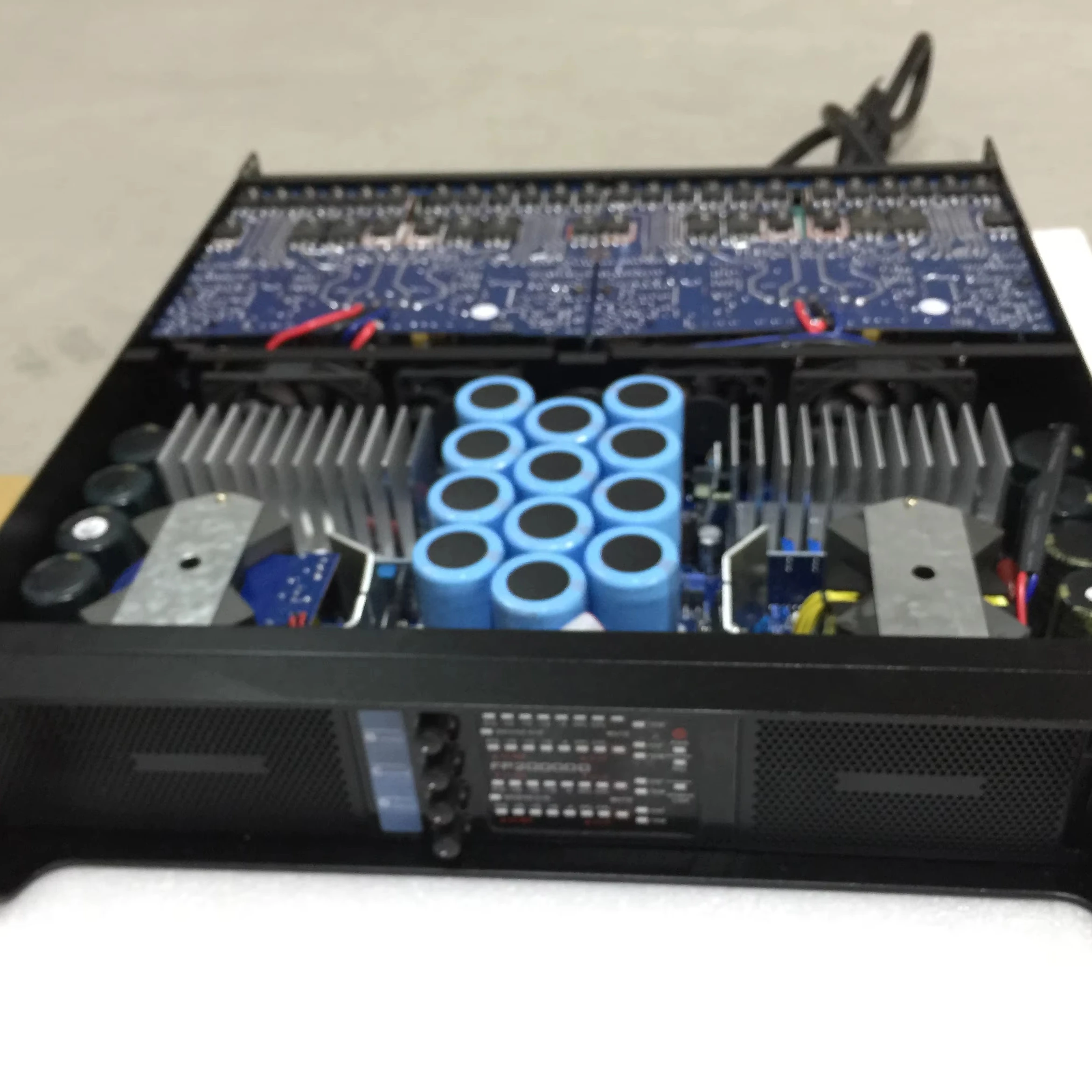Amplifiers 4 CHANNEL FP20000Q Big Power Small Size High Quality Good Sound
Amplifiers 4 CHANNEL FP20000Q Big Power Small Size High Quality Good Sound