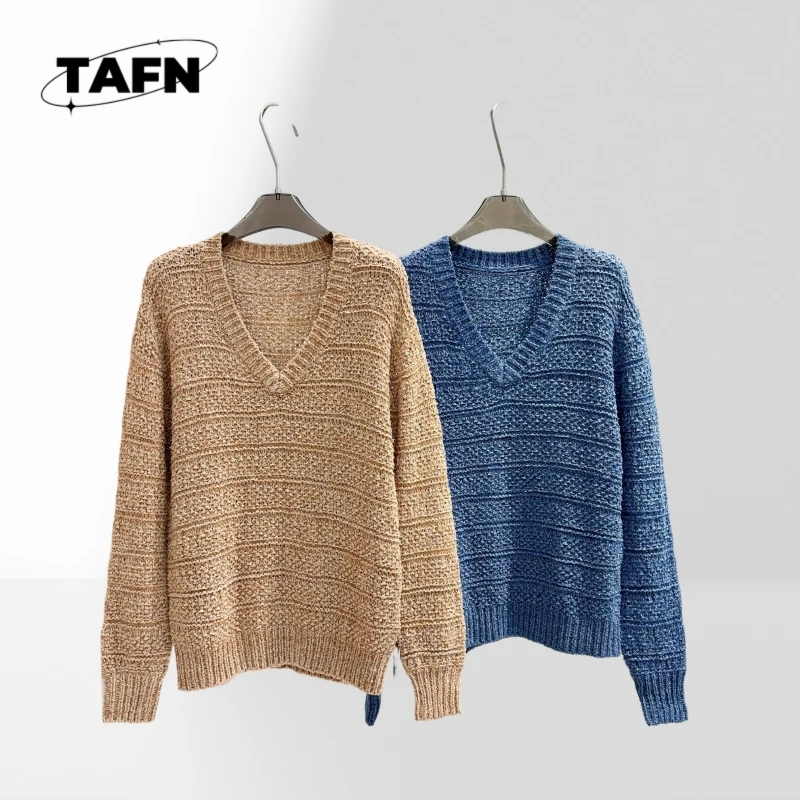 Chic Cashmere Sweater for Women, Elegant and Soft for Layering in Winter Pullover Sweater Women, Comfortable Winter WearAI0945 
Chic Cashmere Sweater for Women, Elegant and Soft for Layering in Winter Pullover Sweater Women, Comfortable Winter WearAI0945