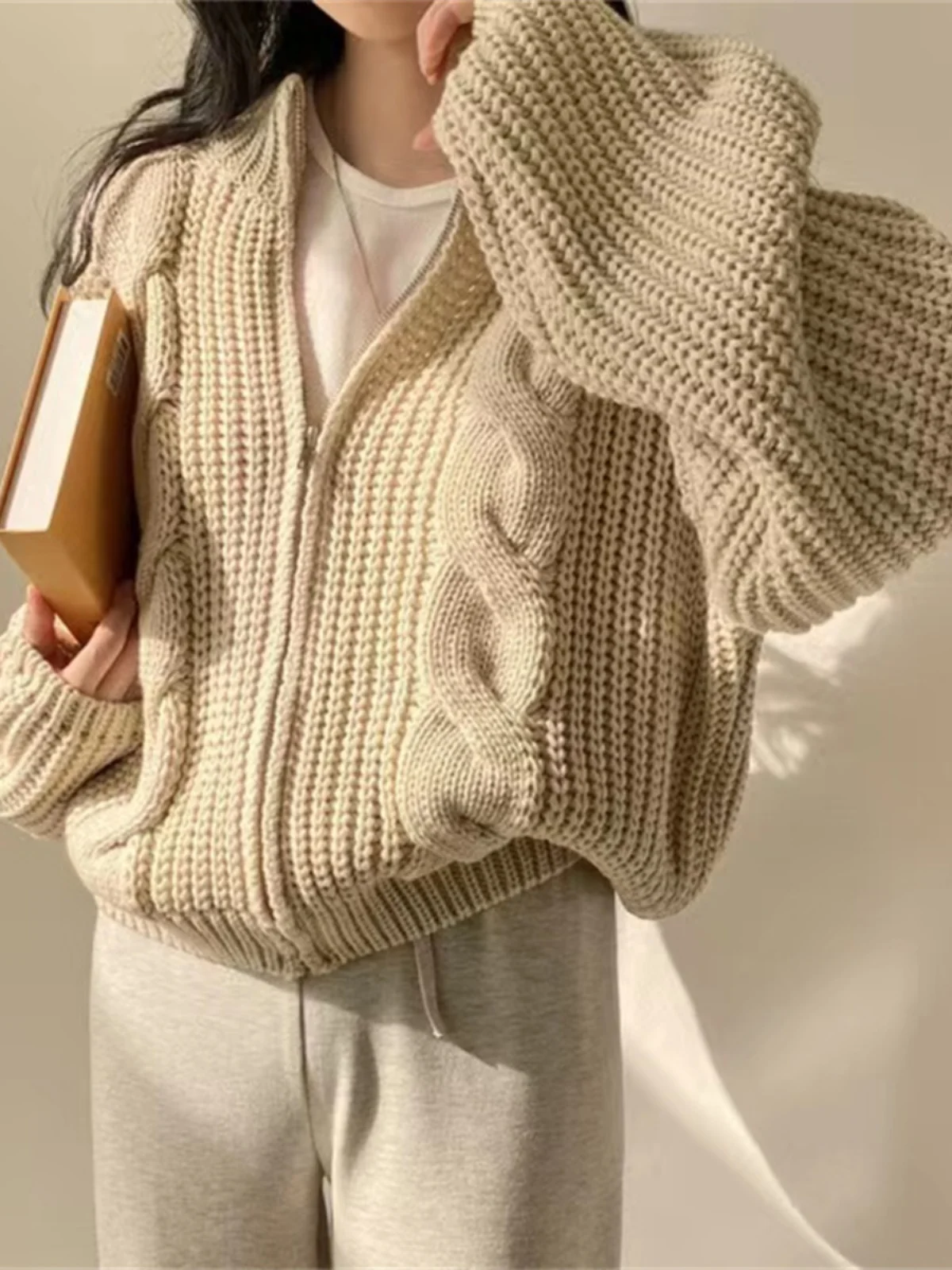 Ladies Lazy Sle Knitted Sweater Winter Faion Vintage Japanese Twist Thi Yarn Zipper Cardigan Warmth Comfortable ort S... 
Ladies Lazy Sle Knitted Sweater Winter Faion Vintage Japanese Twist Thi Yarn Zipper Cardigan Warmth Comfortable ort S...