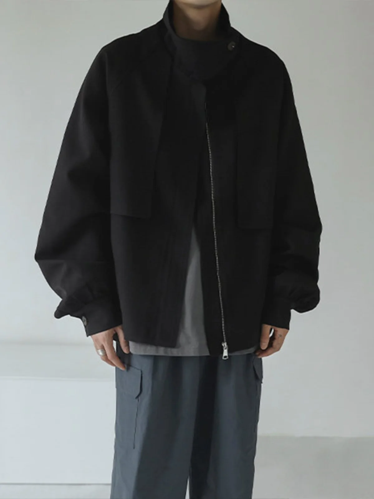 Мужская куртка-пилот в американском уличном стиле, весенне-осенняя, рабочая одежда, с воротником-стойкой, ветрозащитная, модная, премиум-класса
Мужская куртка-пилот в американском уличном стиле, весенне-осенняя, рабочая одежда, с воротником-стойкой, ветрозащитная, модная, премиум-класса