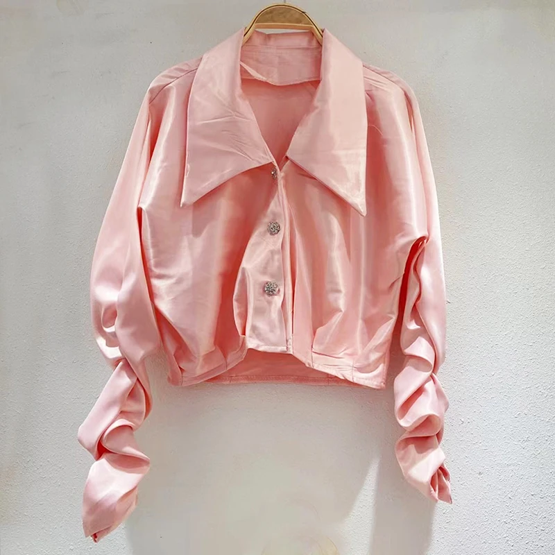 Internet celebrity has the same high-end sense of irregular pleated long-sleeved shirt women's autumn French short satin
Internet celebrity has the same high-end sense of irregular pleated long-sleeved shirt women's autumn French short satin