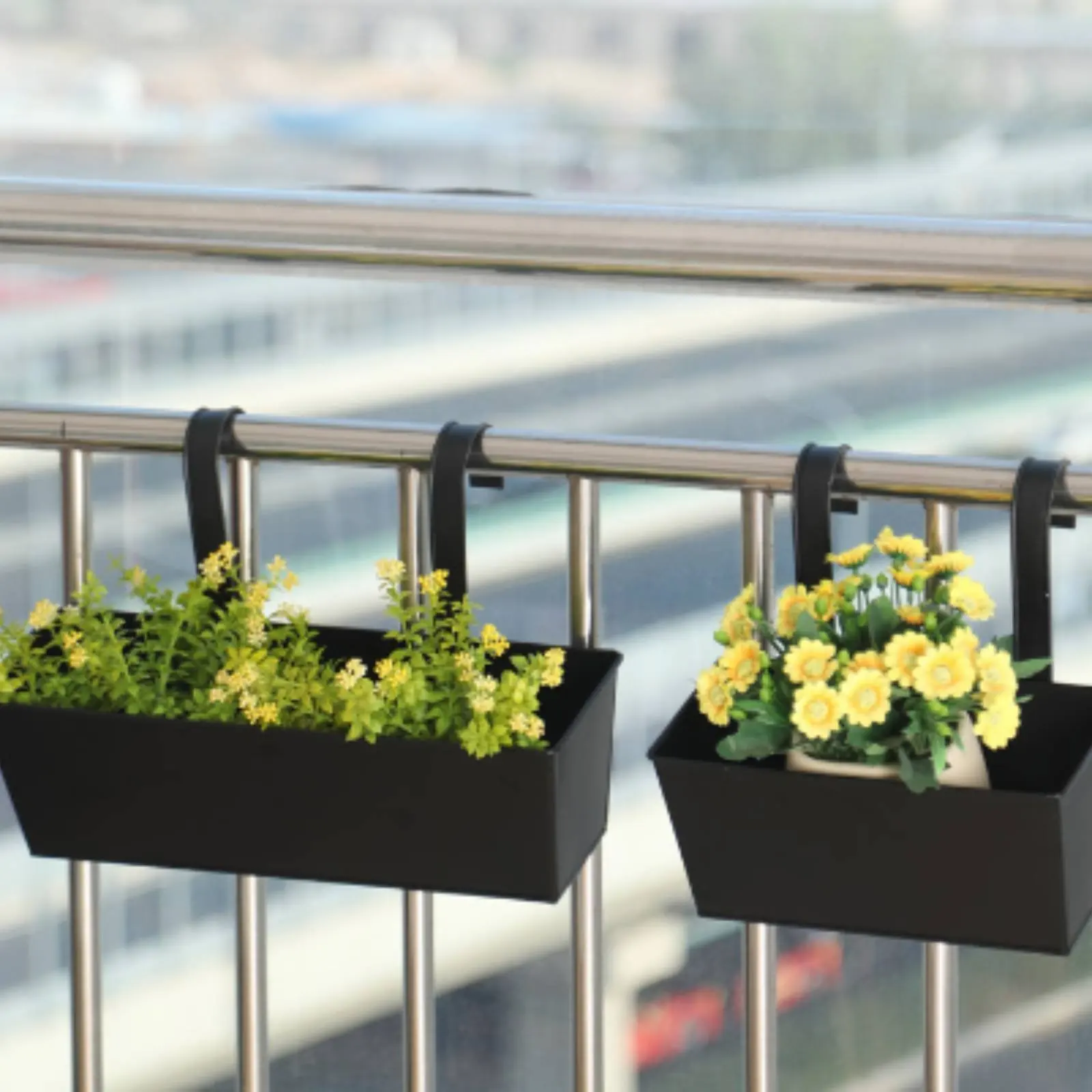 Rectangular Hanging Planter Space-Saving Metal Hanging Flower Pot Balcony Railing Flower Basket Weather-Resistant Garden Decor
Rectangular Hanging Planter Space-Saving Metal Hanging Flower Pot Balcony Railing Flower Basket Weather-Resistant Garden Decor