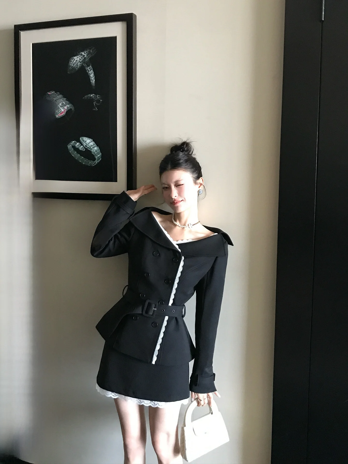 LIONE Women's Fashion Set with Lace Skirt And Coat with Stand Collar Waist Cinching Spring Season Long Sleeve Button up
LIONE Women's Fashion Set with Lace Skirt And Coat with Stand Collar Waist Cinching Spring Season Long Sleeve Button up