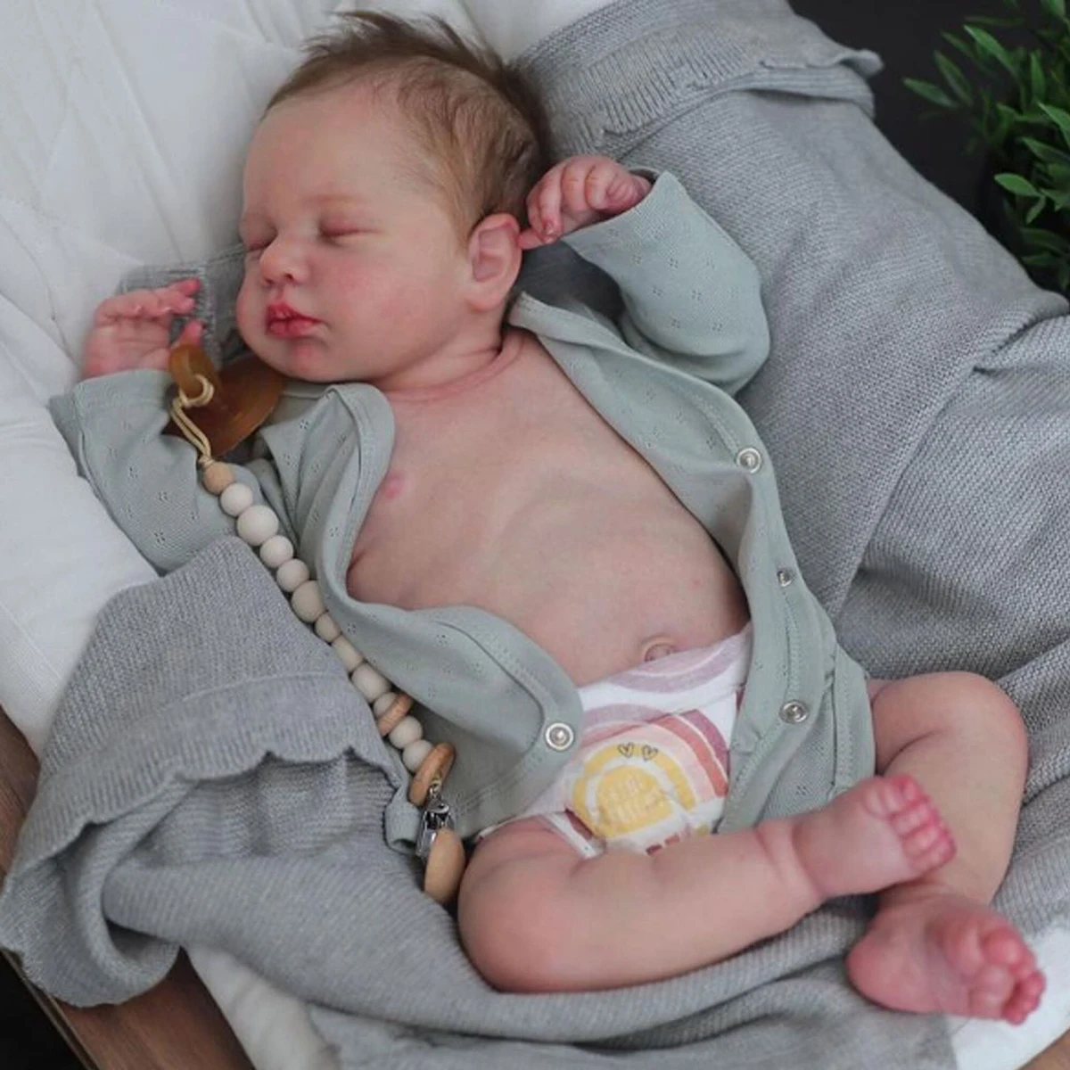 49cm 19in Realistic finished product Like a newborn baby doll The baby doll has been painted Already Painted Reborn Doll
49cm 19in Realistic finished product Like a newborn baby doll The baby doll has been painted Already Painted Reborn Doll
