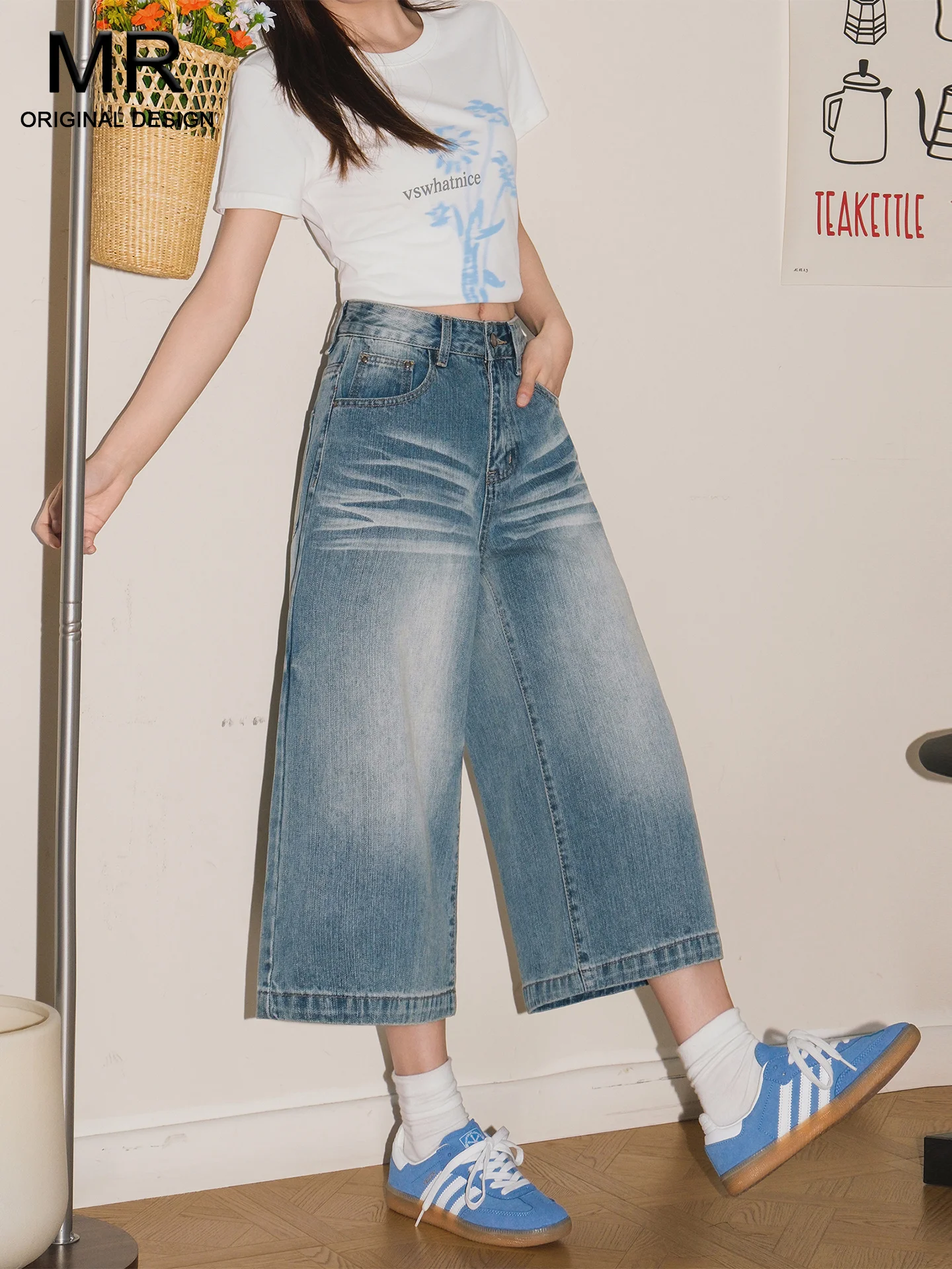 American Style High Waist Blue Washed Denim Jeans Women's Summer New Loose Wide Leg Casual Trousers Seven-Foot Length
American Style High Waist Blue Washed Denim Jeans Women's Summer New Loose Wide Leg Casual Trousers Seven-Foot Length
