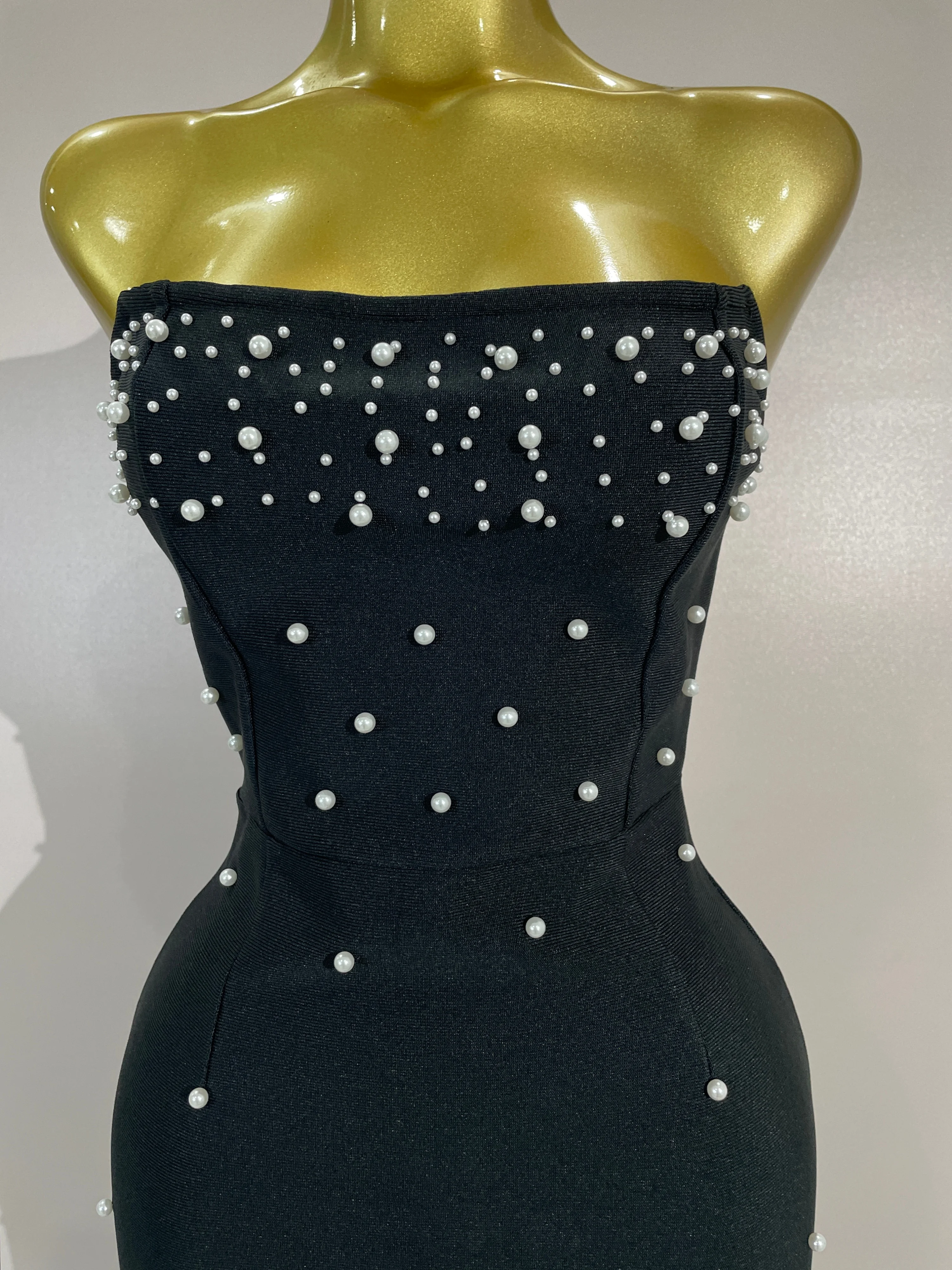 Elegant Strapless Backless Pearl Beading Chain Black Midi Bodycon Bandage Dress Celebrity Evening Sexy Club Party Cocktail Dress
Elegant Strapless Backless Pearl Beading Chain Black Midi Bodycon Bandage Dress Celebrity Evening Sexy Club Party Cocktail Dress