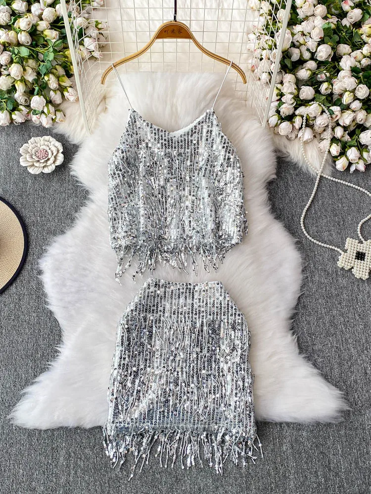 European style ins sequin tassel V-neck tank top women's slim fit and slimming top+high waist hip hugging short skirt set
European style ins sequin tassel V-neck tank top women's slim fit and slimming top+high waist hip hugging short skirt set