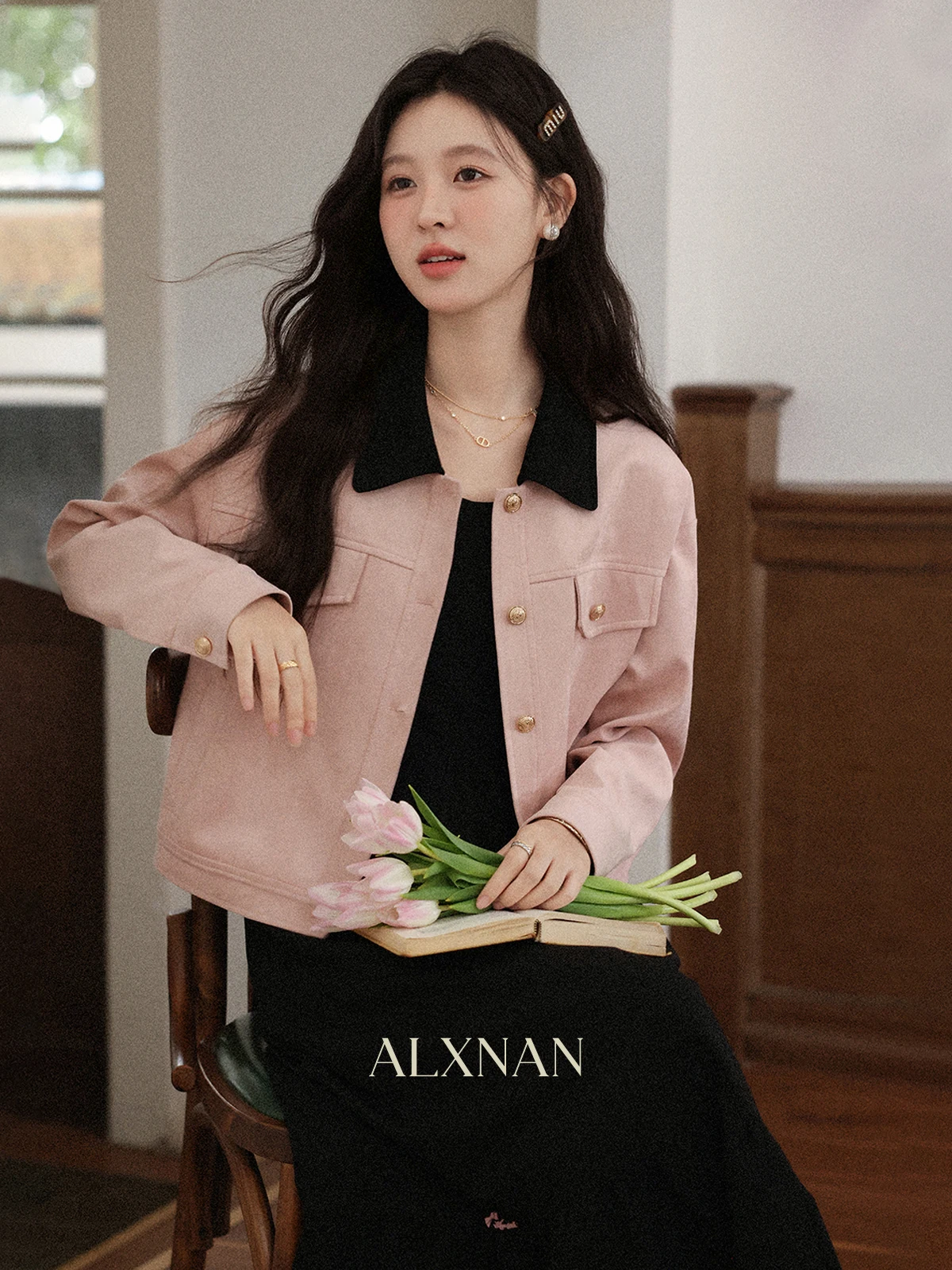 Розовая укороченная верхняя одежда для женщин от Deer South: осенняя новинка, ветрозащитная, теплая, с длинными рукавами
Розовая укороченная верхняя одежда для женщин от Deer South: осенняя новинка, ветрозащитная, теплая, с длинными рукавами