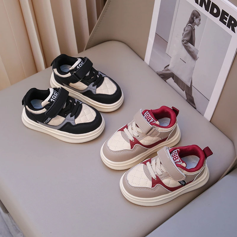 Boys Girls Basketball Shoes Non-slip Student Running Shoes Thick Soft Sole 2025 New Fashion Kids Sports Shoes Breathable Trendy
Boys Girls Basketball Shoes Non-slip Student Running Shoes Thick Soft Sole 2025 New Fashion Kids Sports Shoes Breathable Trendy