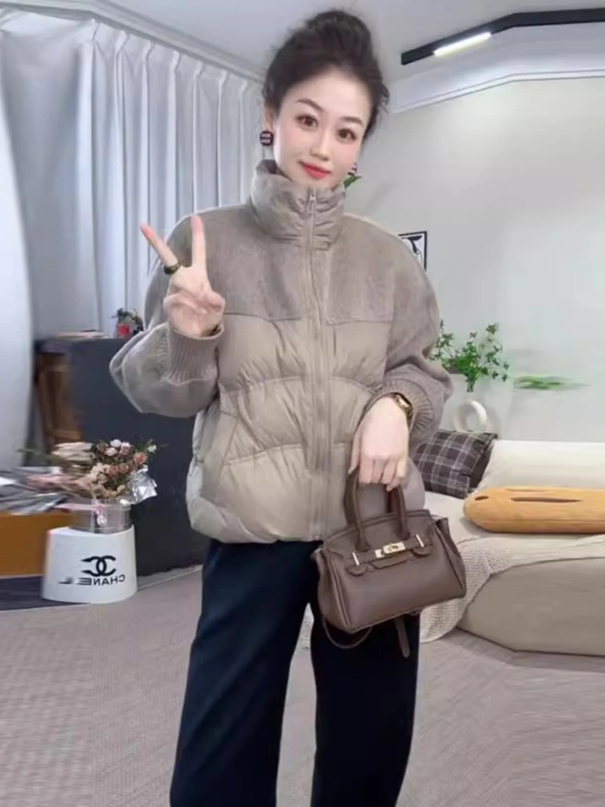 Sli ort down Cotton Jaet Women's Simple Design High-End Feeling Winter Outerwear Korean Sle Loose Fit Coat
Sli ort down Cotton Jaet Women's Simple Design High-End Feeling Winter Outerwear Korean Sle Loose Fit Coat