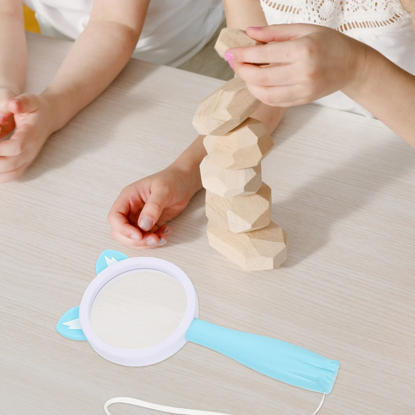 Portable Handheld Animal Magnifying Glass for Kids Shatterproof Acrylic Lens Secure Grip Handle Perfect for Science Projects
Portable Handheld Animal Magnifying Glass for Kids Shatterproof Acrylic Lens Secure Grip Handle Perfect for Science Projects