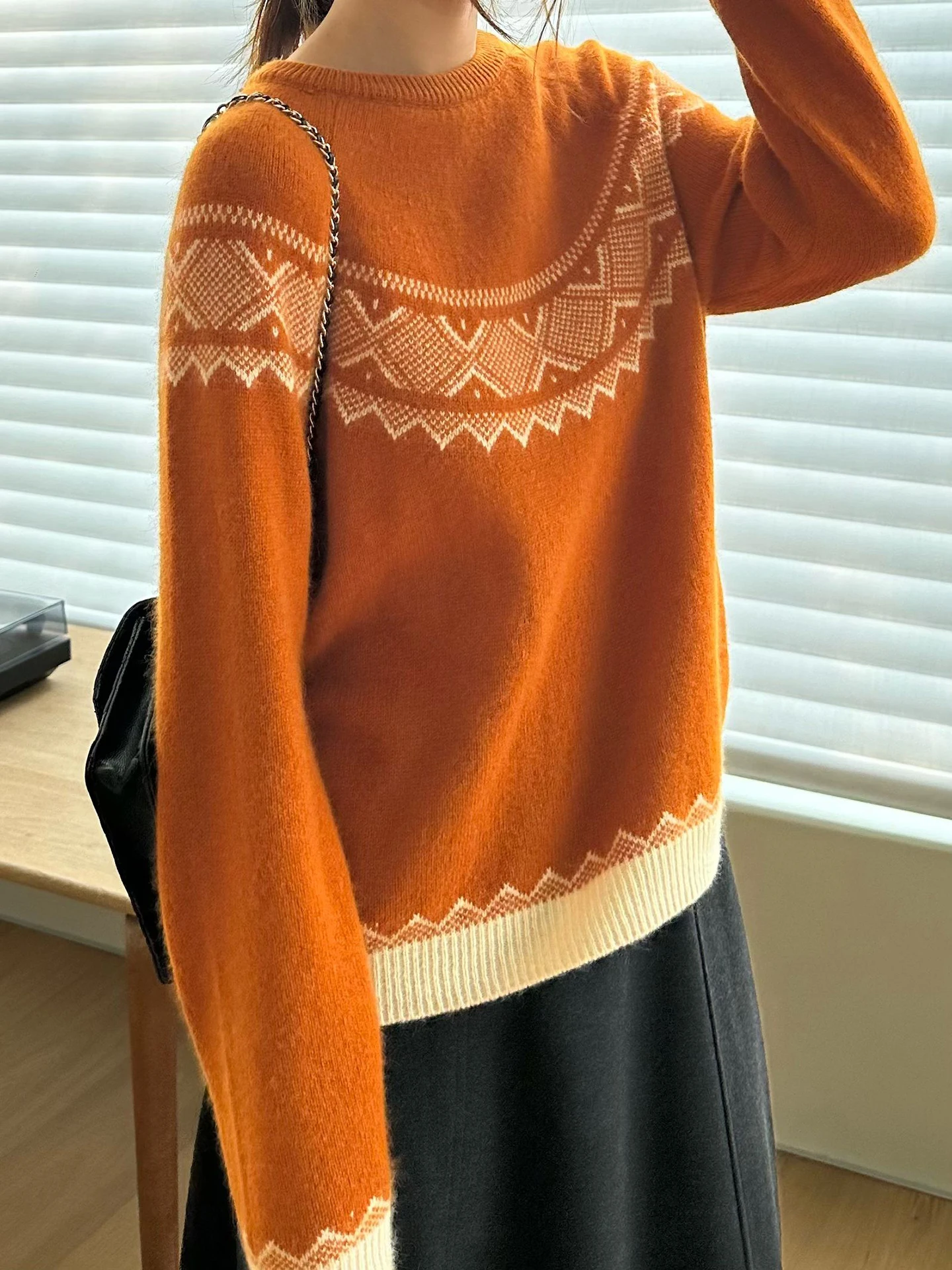 Cisas een Wool Blend Knitted round Ne Sweater Women's Soft Cozy Overhead Sle Casual Straight Fit Winter Top
Cisas een Wool Blend Knitted round Ne Sweater Women's Soft Cozy Overhead Sle Casual Straight Fit Winter Top