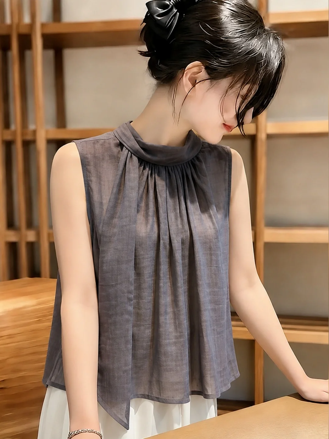 Elegant Pure Color Sleeveless Vest Summer Design Loose Women's Top Stylish Casual High Collar Regular Length Inner Wear
Elegant Pure Color Sleeveless Vest Summer Design Loose Women's Top Stylish Casual High Collar Regular Length Inner Wear