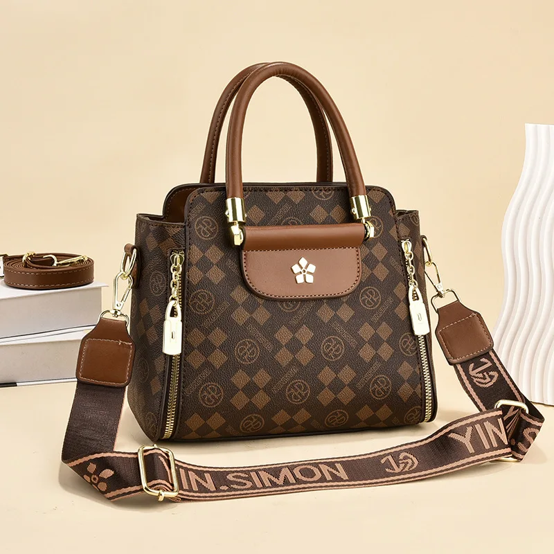 High Quality Letter Printed Leather Women's Bag 2024 New Trendy Crossbody Women's Bag Large Capacity Women's Shoulder Handbag
High Quality Letter Printed Leather Women's Bag 2024 New Trendy Crossbody Women's Bag Large Capacity Women's Shoulder Handbag