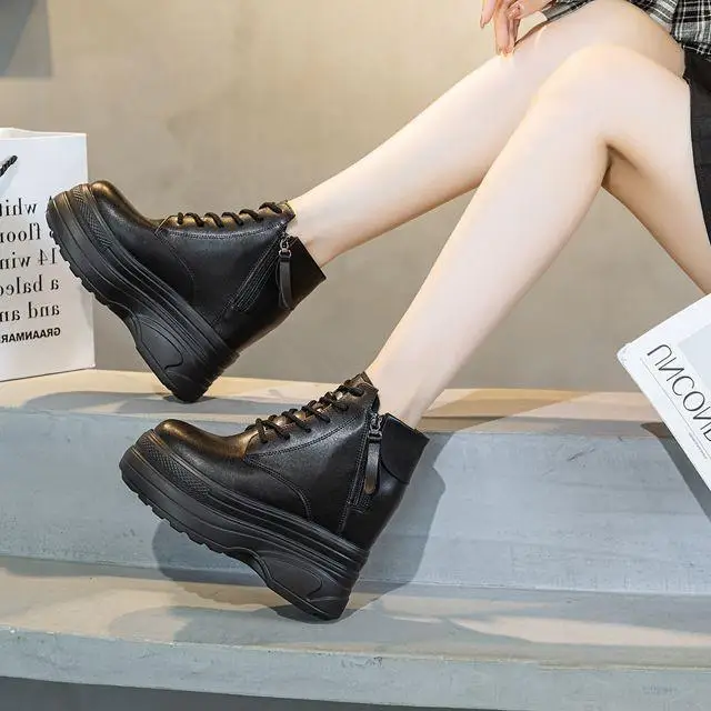 Zipper Short Boots Thick Bottom High Heel Genuine Leather Visible Leg Lengthening Small Size Slim Boot Summer PU round Toe
Zipper Short Boots Thick Bottom High Heel Genuine Leather Visible Leg Lengthening Small Size Slim Boot Summer PU round Toe