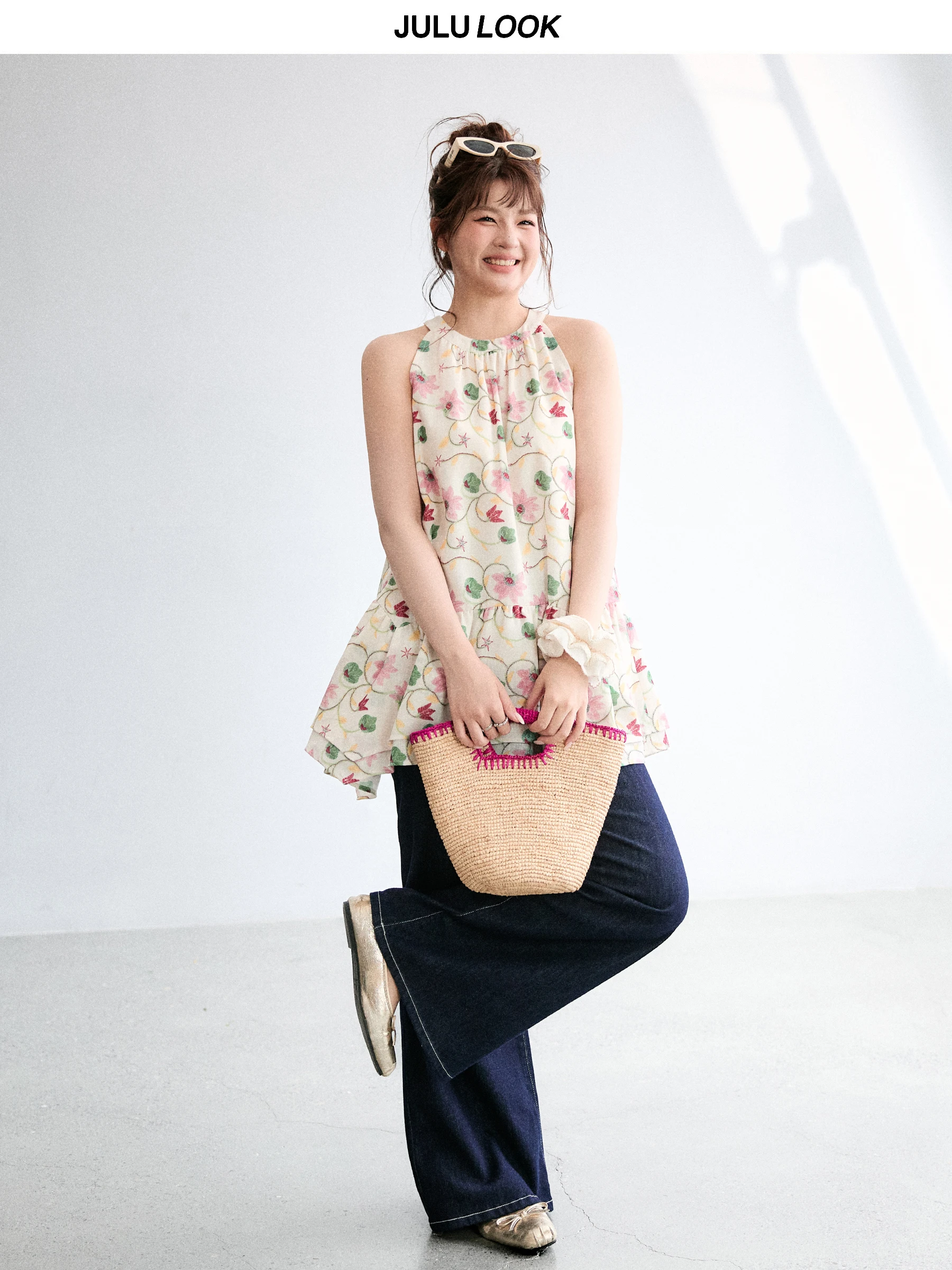 Romantic Lotus Leaf Shoulder Floral Print Dress plus Size Casual Style round Neck Short Skirt for plus Size Women Summer Wear
Romantic Lotus Leaf Shoulder Floral Print Dress plus Size Casual Style round Neck Short Skirt for plus Size Women Summer Wear