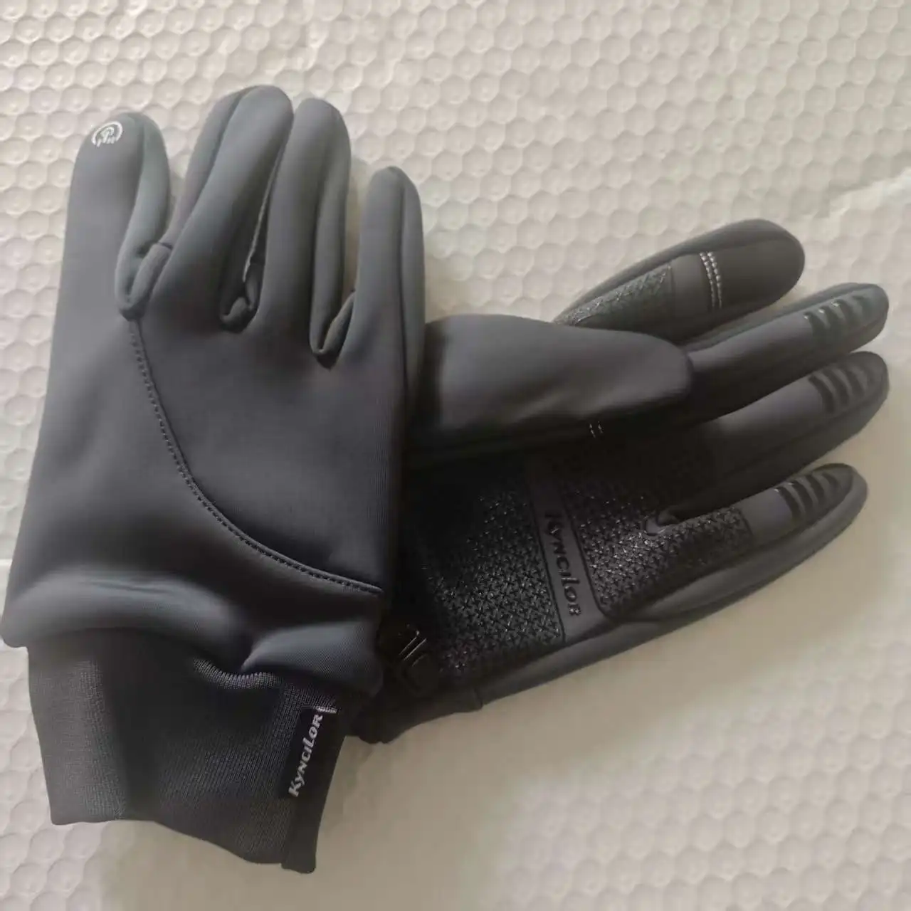 Зимние водонепроницаемые велосипедные перчатки с сенсорным экраном для мужчин и женщин, идеально подходят для занятий спортом на открытом воздухе, катания на лыжах и походов с противоскользящим силиконом
Зимние водонепроницаемые велосипедные перчатки с сенсорным экраном для мужчин и женщин, идеально подходят для занятий спортом на открытом воздухе, катания на лыжах и походов с противоскользящим силиконом