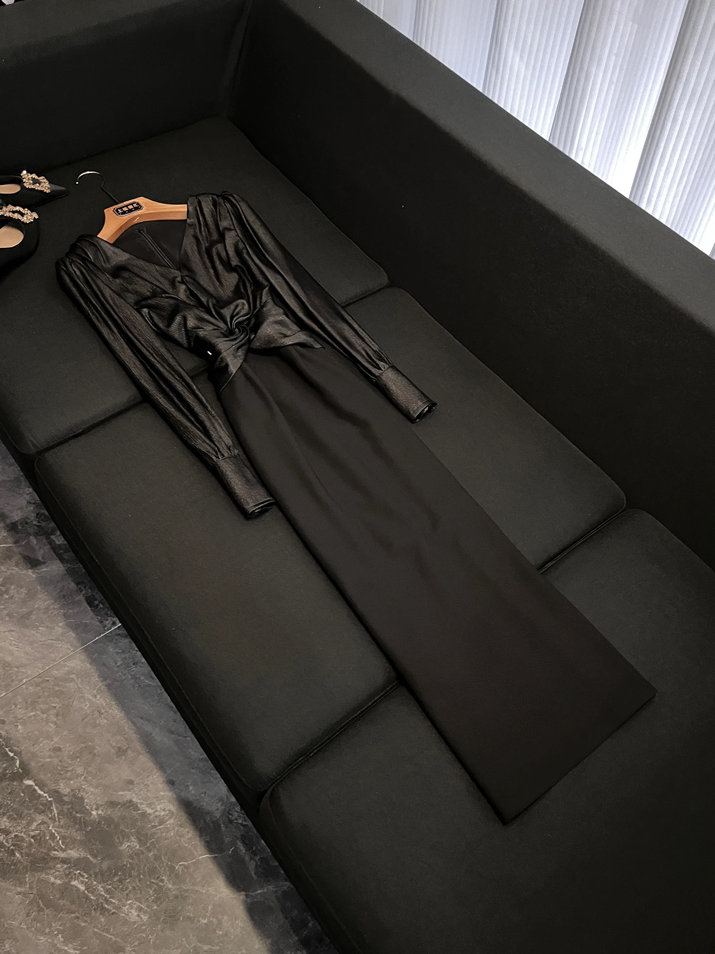 Summer 2026 Commuter Style V-Neck Long Sleeve Women's Dress Slimming Waist Design Simple Elegant Polyester Fiber Zipper Closure
Summer 2026 Commuter Style V-Neck Long Sleeve Women's Dress Slimming Waist Design Simple Elegant Polyester Fiber Zipper Closure