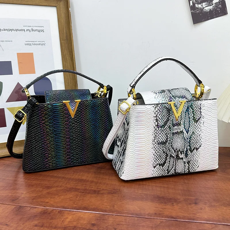 Luxury Designer New Brand Serpentine pattern Banquet Bag 2025 New High-quality Crocodile Print Handbags Women Party Shoulder Bag
Luxury Designer New Brand Serpentine pattern Banquet Bag 2025 New High-quality Crocodile Print Handbags Women Party Shoulder Bag