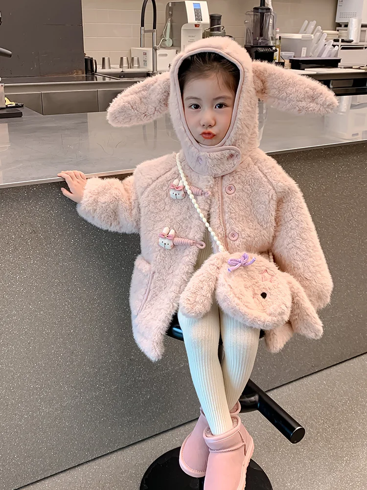 Girls' Cartoon Fur Jaet Coat Bapa Hong Kong Sle 6 Years Old Warmth Removable Design Stand Edition Rabbit Fur Coat
Girls' Cartoon Fur Jaet Coat Bapa Hong Kong Sle 6 Years Old Warmth Removable Design Stand Edition Rabbit Fur Coat