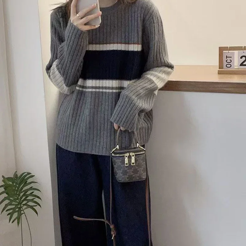 Autumn/winter New Fashion Casual Color Blocked Long Sleeved Sweater Korean Style Comfortable High Quality Exquisite Women's Top
Autumn/winter New Fashion Casual Color Blocked Long Sleeved Sweater Korean Style Comfortable High Quality Exquisite Women's Top